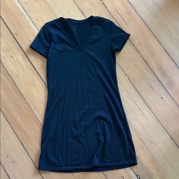 Icebreaker Merino Wool V-Neck T-Shirt Dress - Picture 1 of 7